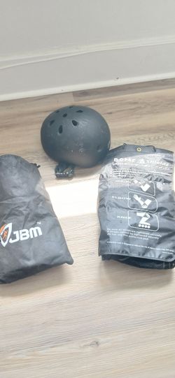 Skateboard pads and helmet
