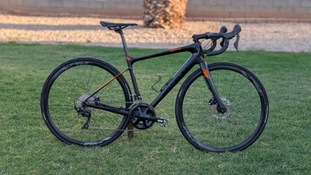 Giant Defy Advanced Carbon Road Bike - Small - Excellent Condition