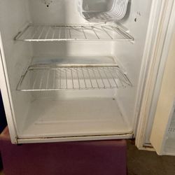 Mini Fridge 