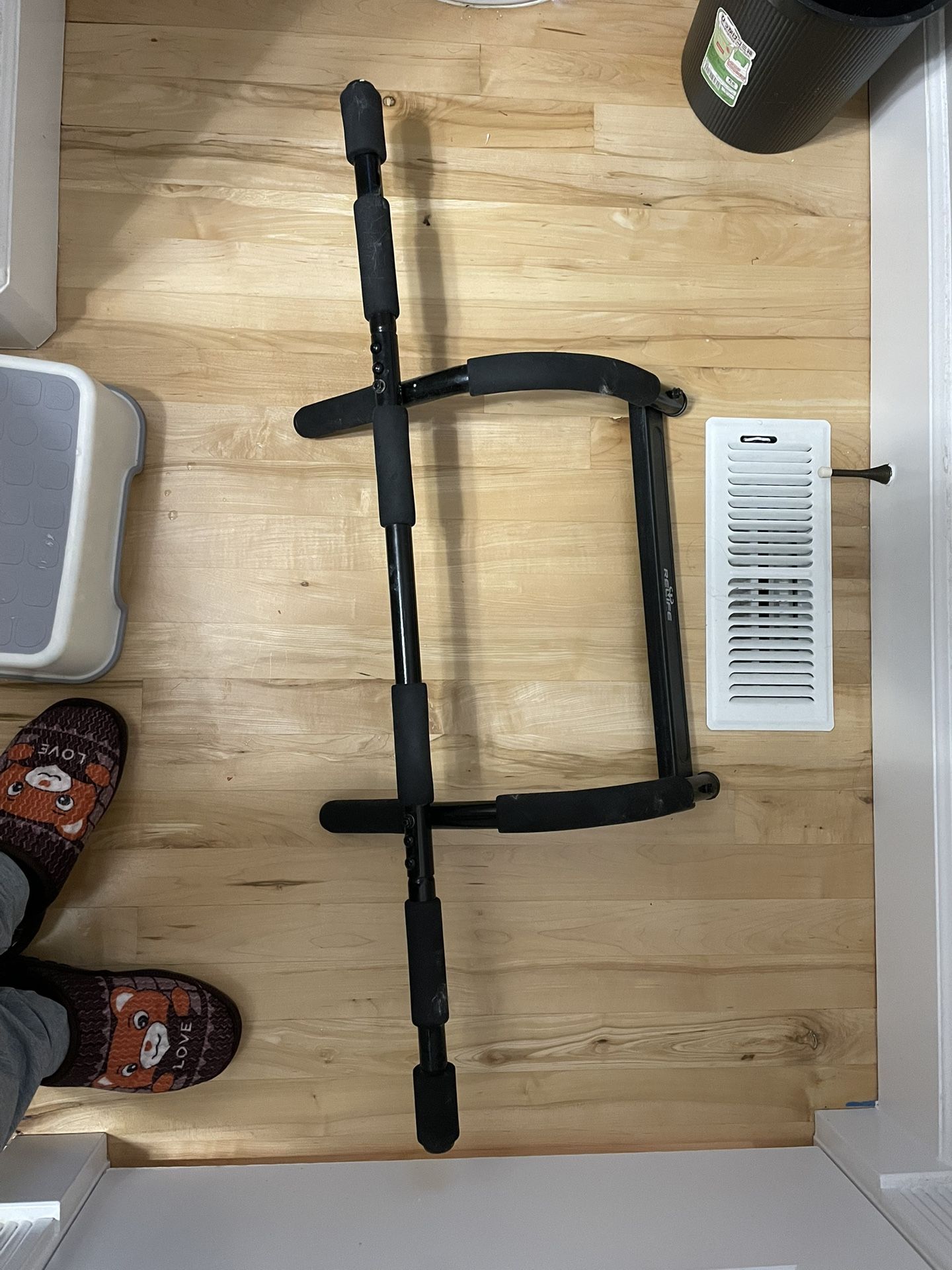 Pull Up Bar