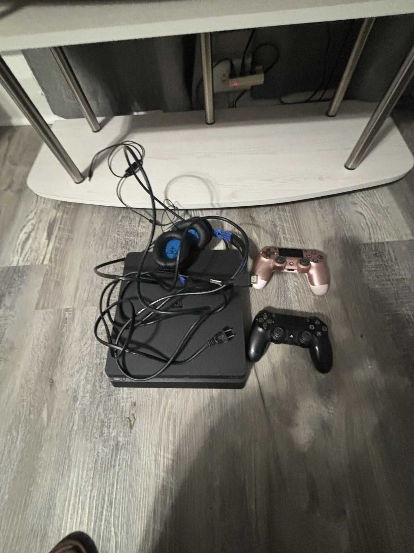 PS4 With 2 Controllers