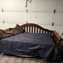 Day bed with trundle/ With 2 Twin Mattresses 