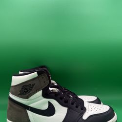 Air Jordan 1 “Mocha” Size 10 OG Box