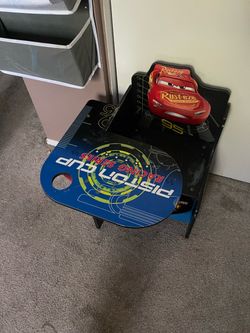 Toddler eating table