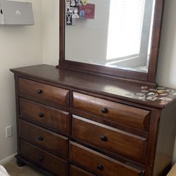 8 Drawer Dresser With Mirror