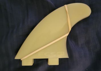 FCS M5 MEDIUM SURFBOARD 3 FIN SET