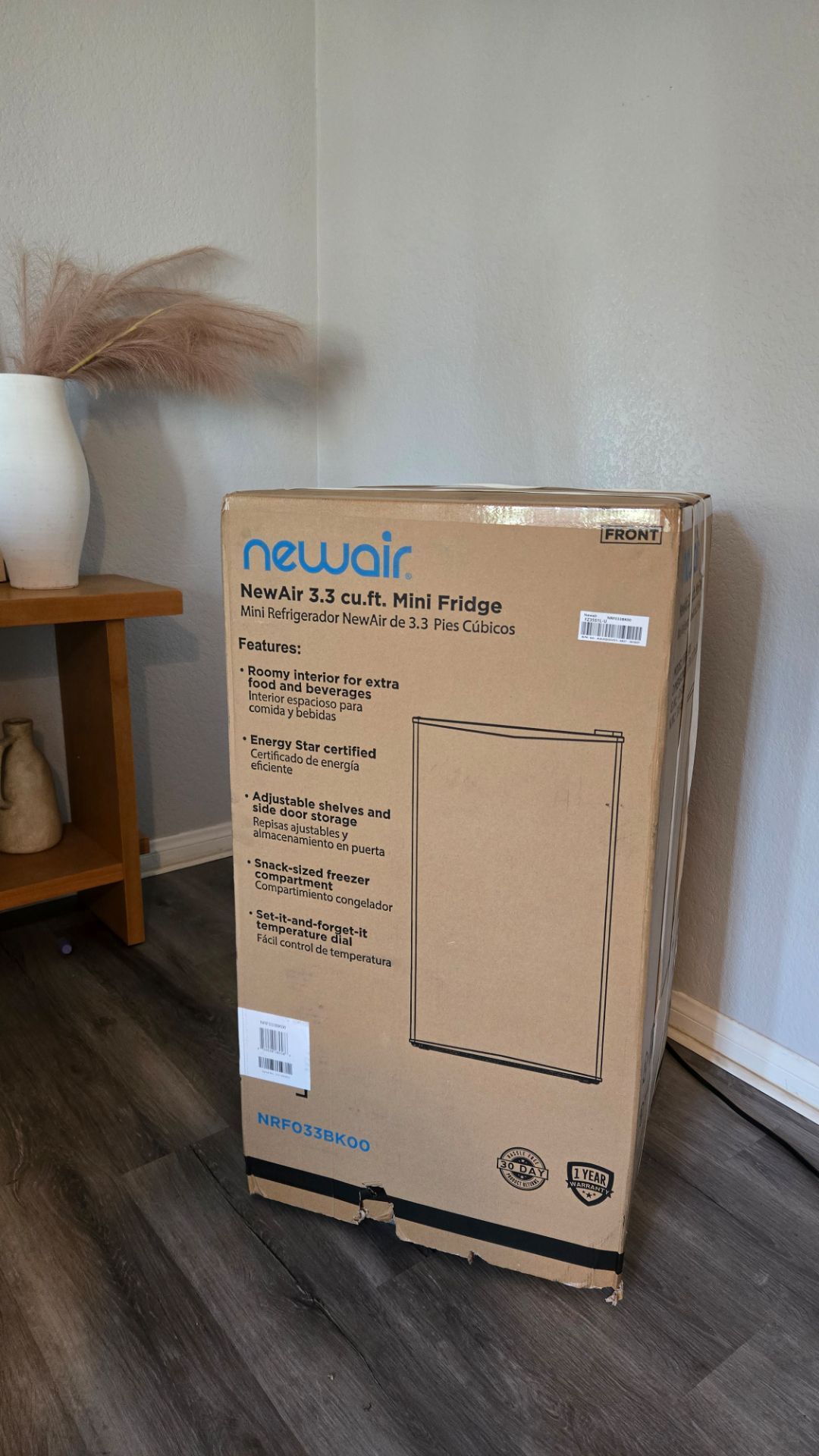 NewAir Compact Mini Fridge with Freezer *BRAND NEW*