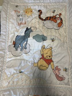 Crib set (Winnie the pooh)