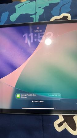 iPad Pro 12.9 inch sixth generation 128gb
