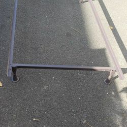 Twin/full metal bed frame