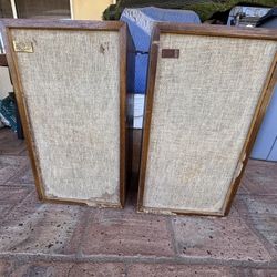 Pair of Acoustic Research Speakers AR-2ax