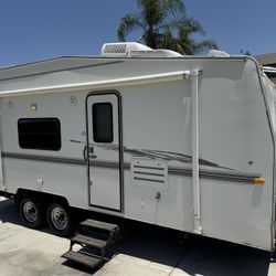 2005 Northwood  Desert fox 21SW  toy hauler !
