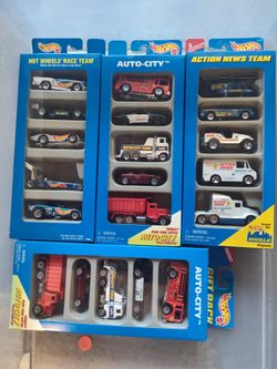 Hot Wheels From 1995 And 1996 Four 5 Packs Of Cars Unopened