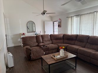 Sectional Couch (Powered)