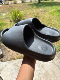 Adidas Adilette 22 Slides Core Black – New w/ StockX Tag (No Box)