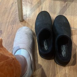 Sketcher Slip On Women’s Boot size 9 Black