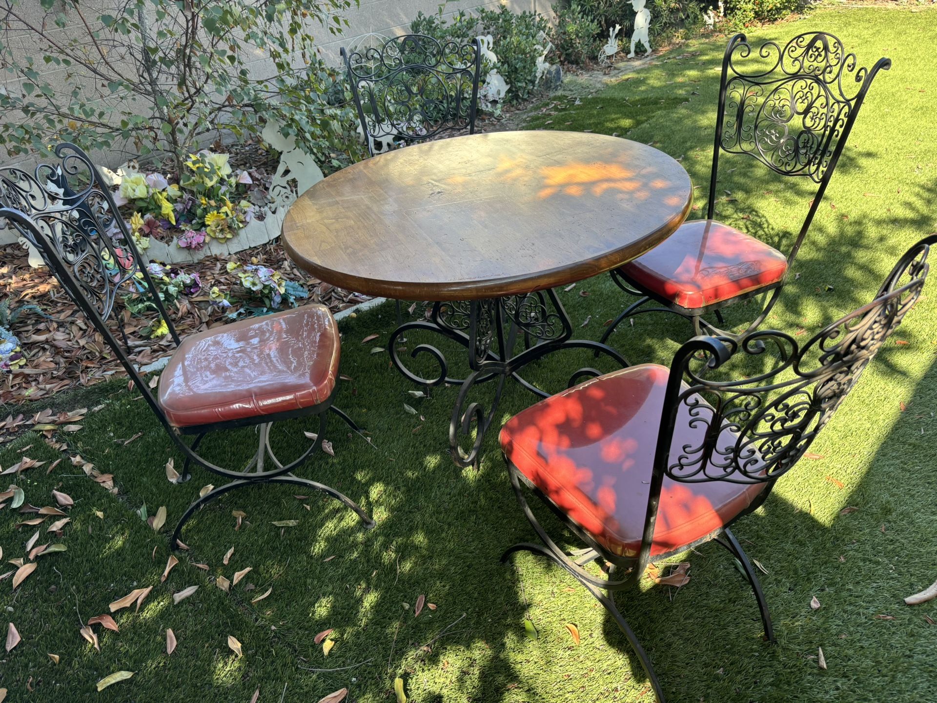 Dining Room Table With Metal Chairs