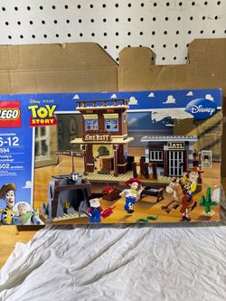 LEGO Toy Story Woody's Roundup Set