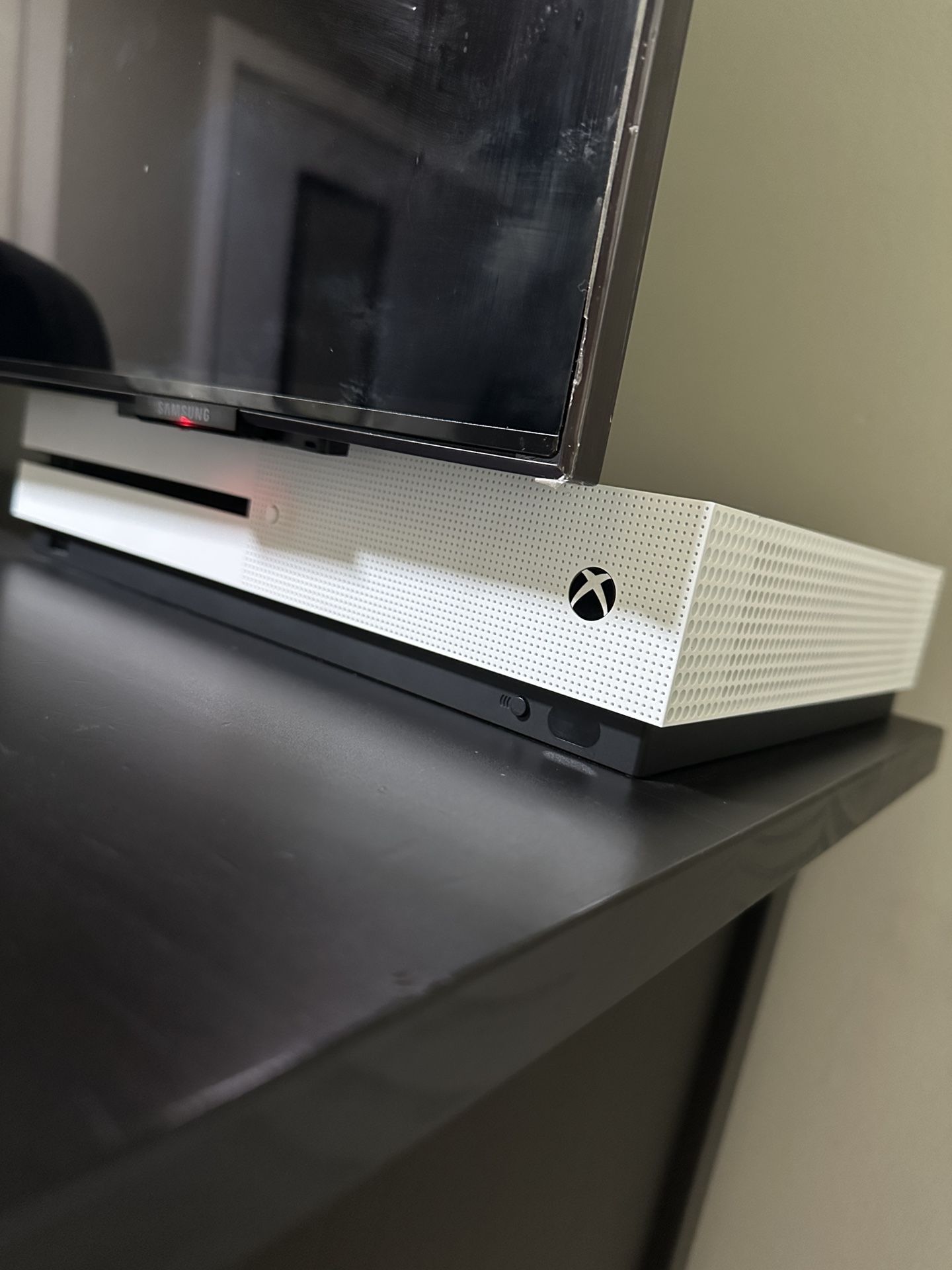 Xbox One S