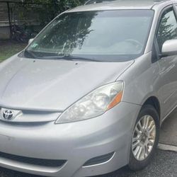 2010 Toyota Sienna