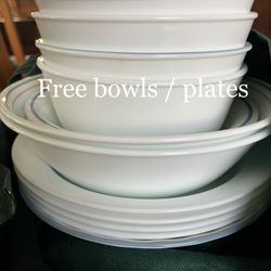 Free Kitchen Bowls And Plates 