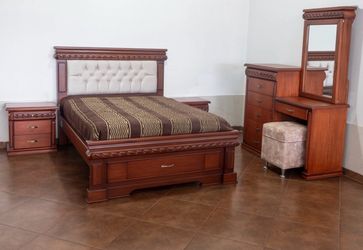 Traditional Wood Bedroom Furniture Set