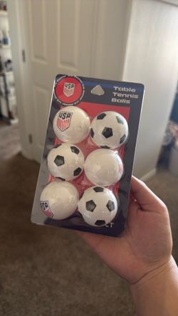 Table tennis balls/pong balls