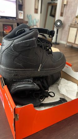 13.5 Nike little boys