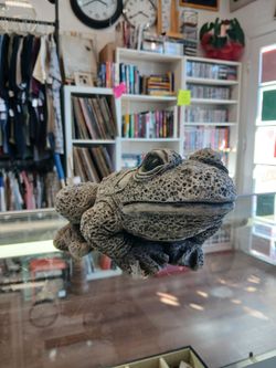 Vintage and Rustic Frog Garden Statue $25 OBO