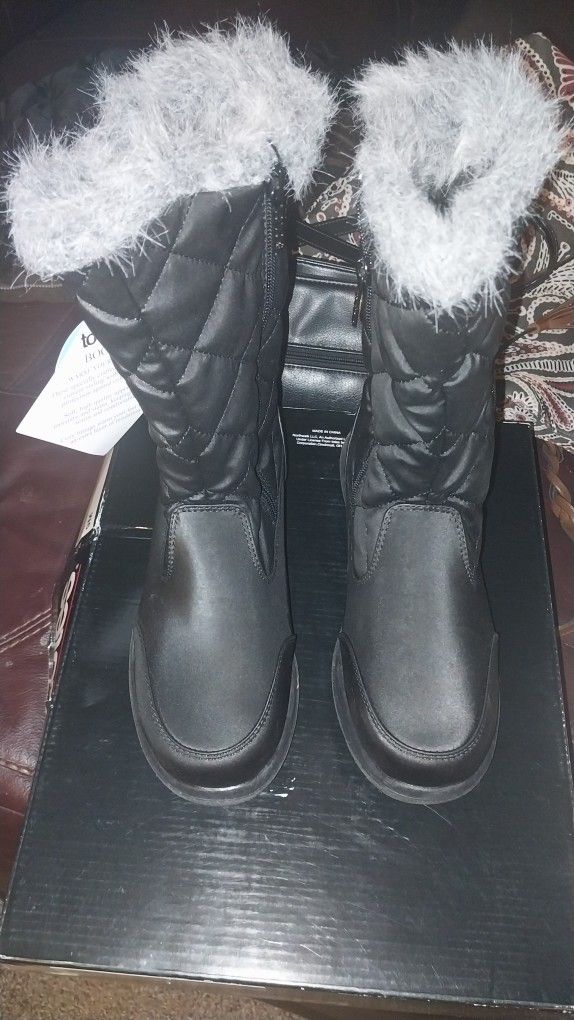 Snow Boats Size 9