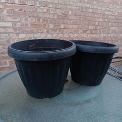 Set Of Two Pieces Heavy Duty Plastic Planter Pots 
