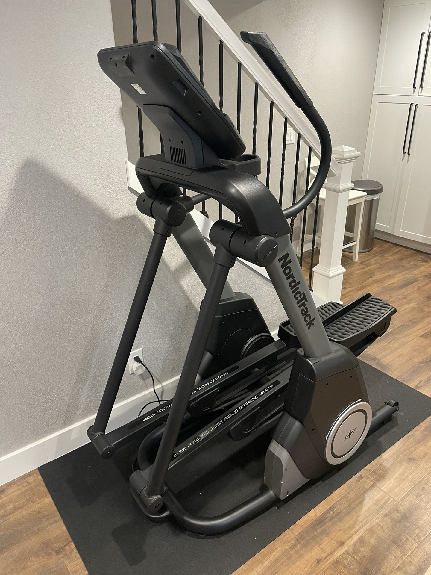 NordicTrack Elliptical - Freestride FS10i