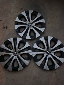 Toyota Prius hub cap