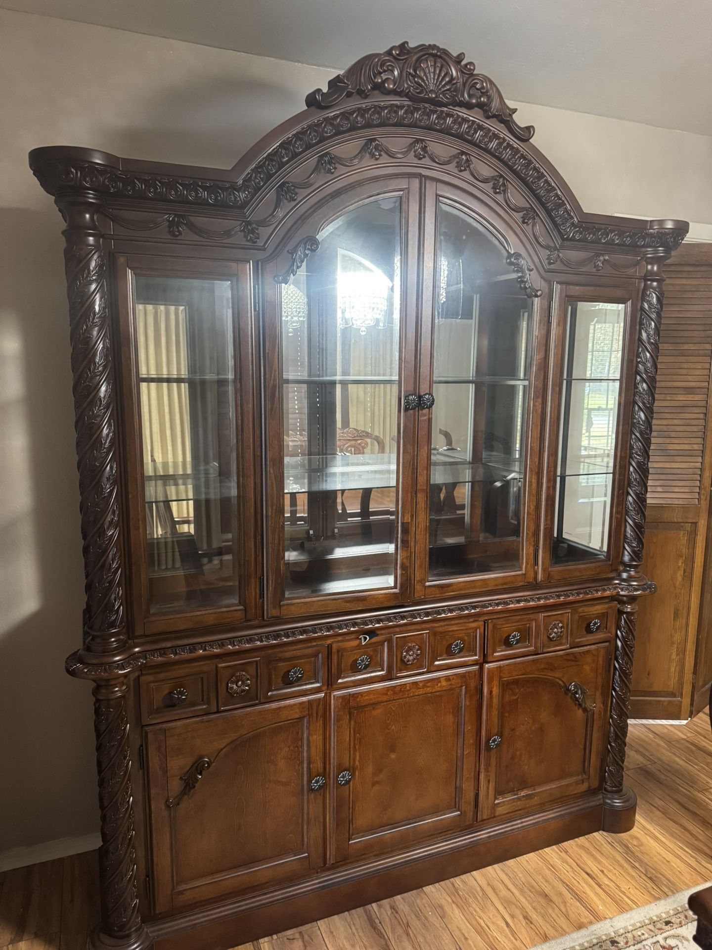 Solid Wood China Cabinets