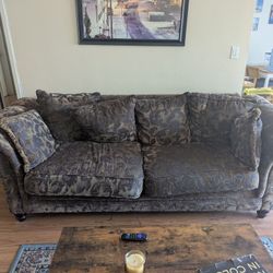 Very Comfortable Big Couch 