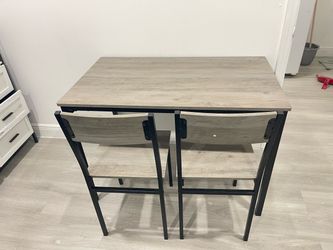 Dining table set