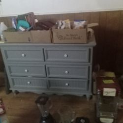 Dresser