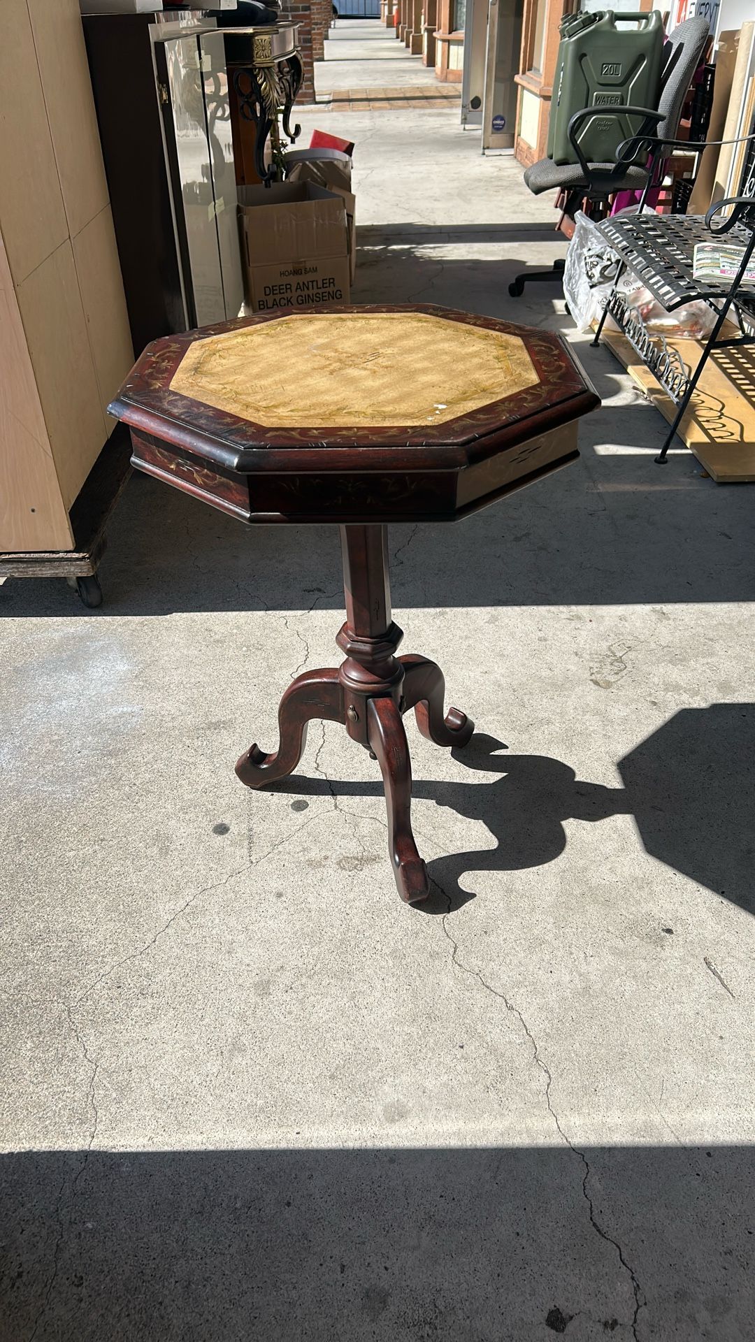 Beautiful Antique End Table