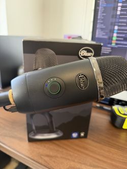Blue Yeti USB Microphone (Black) – Excellent Condition, Original Box