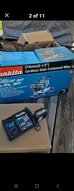 Makita 40V 8 1/4" Slide Compound Miter Saw, Battery, Charger