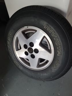 Jeep Cherokee Rim and Tire