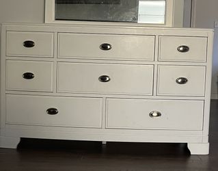8 Drawers Dresser /mirror