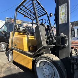 YALE forklift EXCELLENT CONDITION 