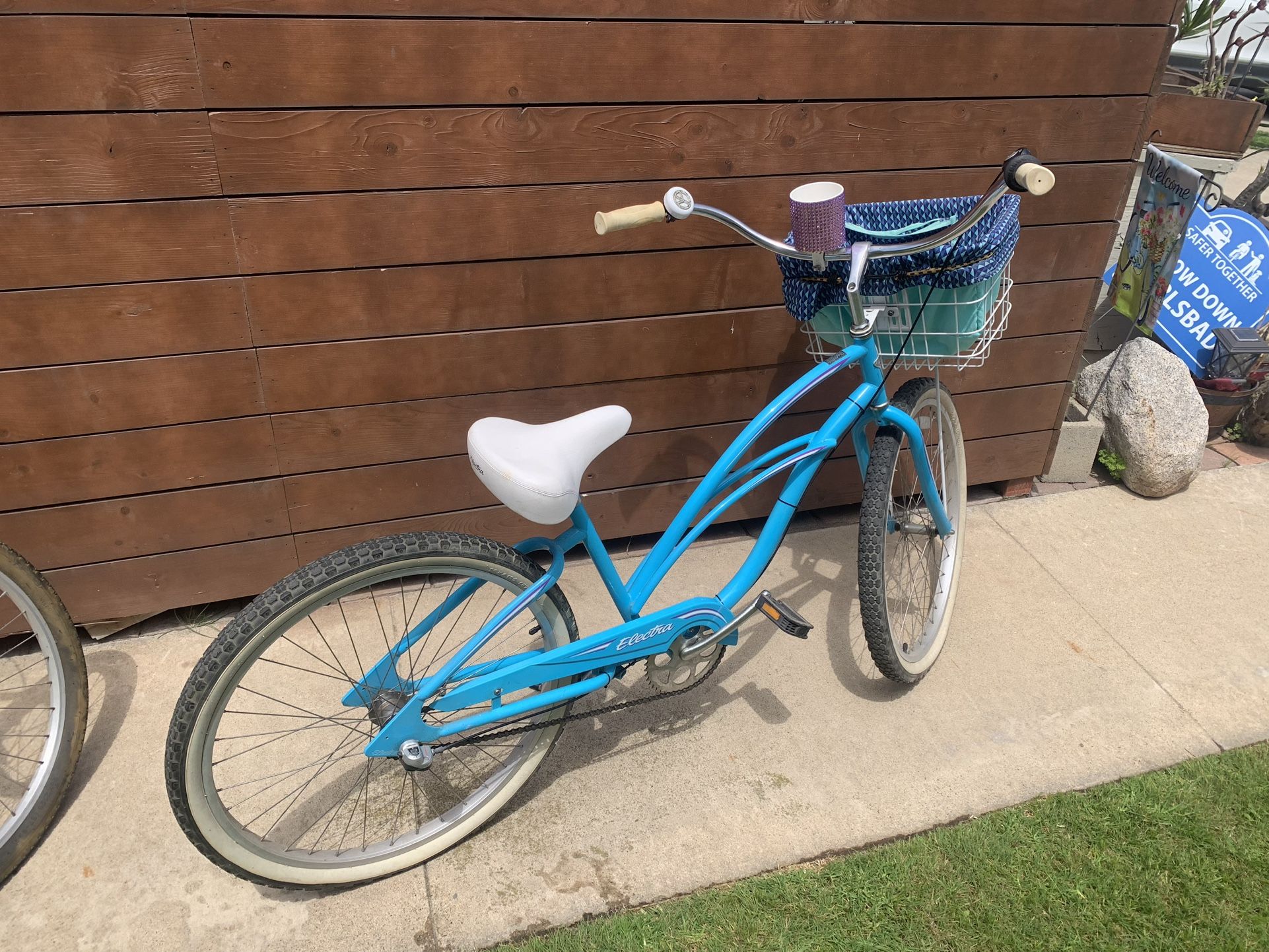 Electra Beach Cruiser Bike