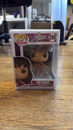 Funko Pop Rocks Selena #205 Vinyl Figure