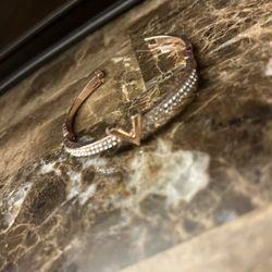LV Bracelet Rose Gold 