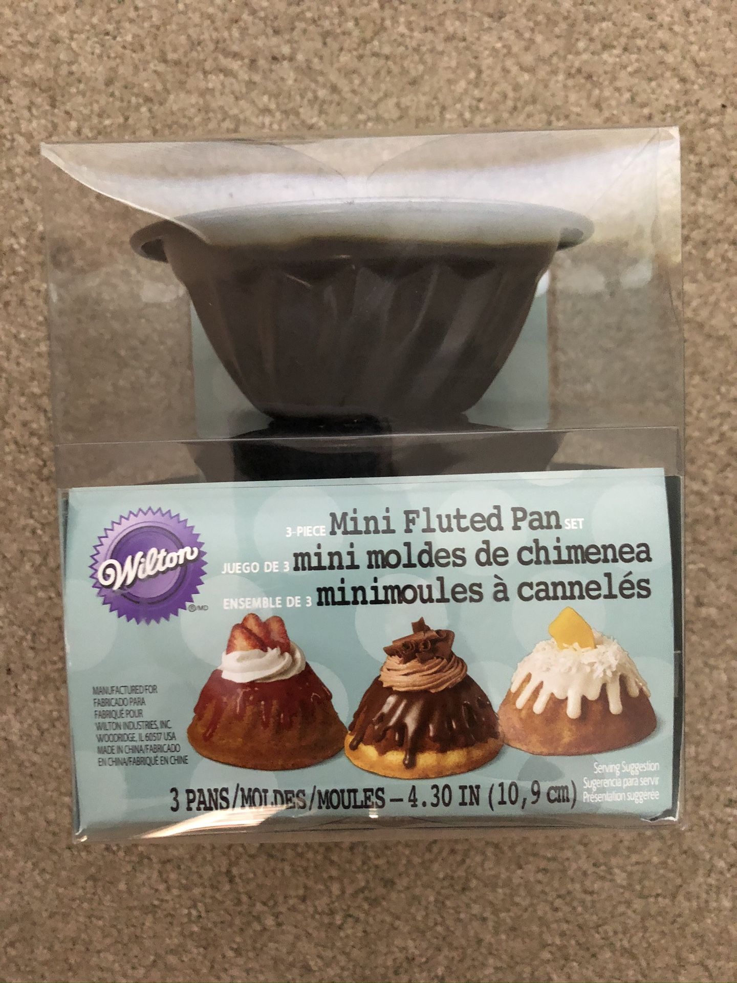 WILTON Mini Fluted Pan set of 3, new in original packaging