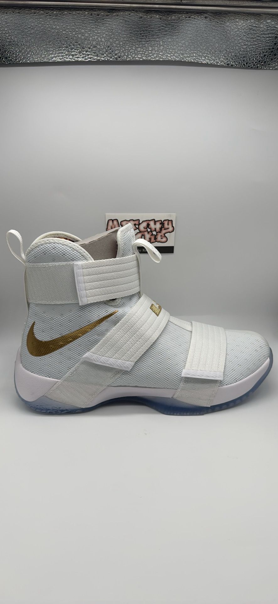 Nike Basketball LeBron Four Wins Game 6 Unbroken Championship Pack Sz. 10