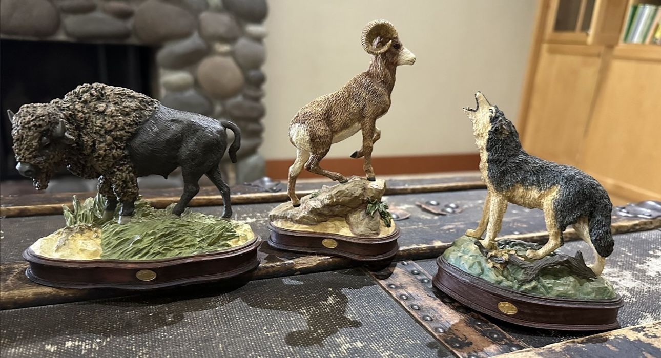 Collectible Figurines 