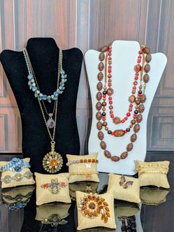 15-Piece Classic Costume Jewelry Lot - Necklaces, Bracelets & Brooches
